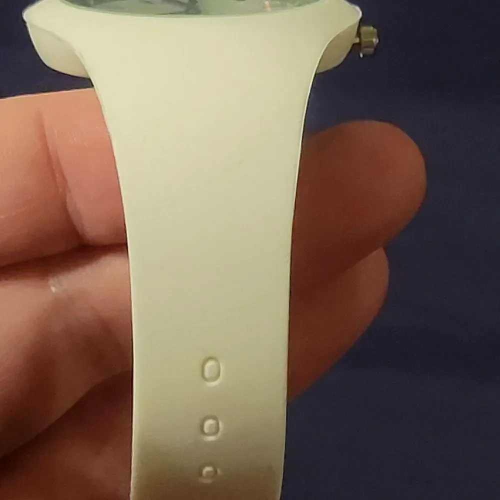 GENEVA WHITE SILICONE BAND WATCH